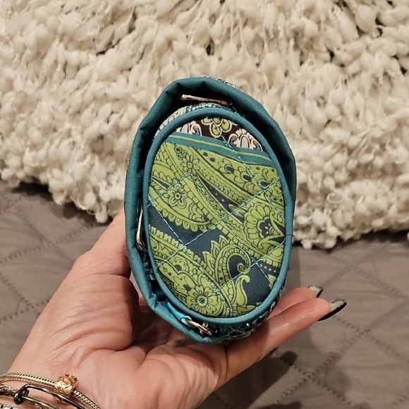 Modella Blue and Green Travel Jeweley Bag with Quilted Design - Picture 3 of 16